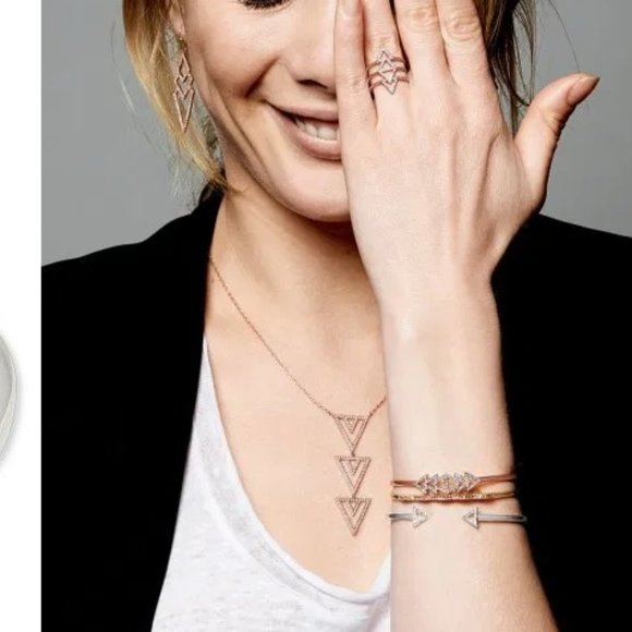 Pavé arrow cuff - Picture 2 of 2